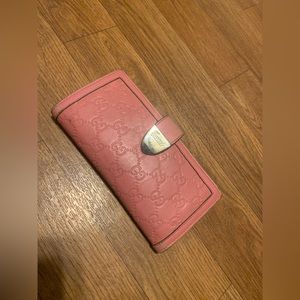 Gucci Guccissima Large Pink Wallet